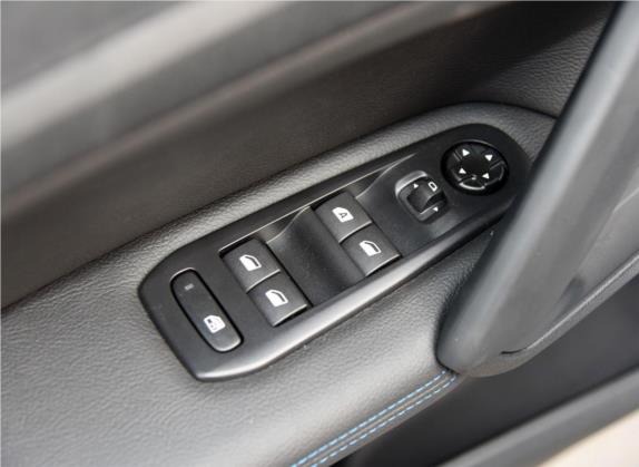 标致308 2016款 1.6L 手动时尚版 车厢座椅   门窗控制