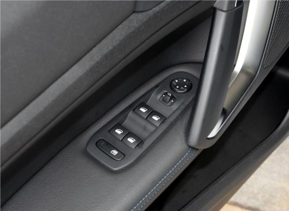标致308 2016款 230THP 自动豪华版 车厢座椅   门窗控制