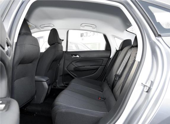 标致308 2018款 1.6L 手动时尚版 车厢座椅   后排空间