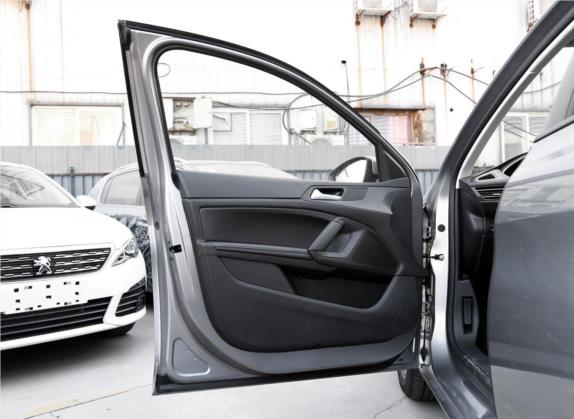 标致308 2018款 1.6L 手动时尚版 车厢座椅   前门板