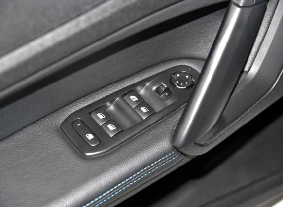 标致308 2018款 1.6L 自动时尚版 车厢座椅   门窗控制