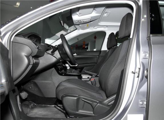 标致308 2018款 1.6L 自动豪华版 车厢座椅   前排空间