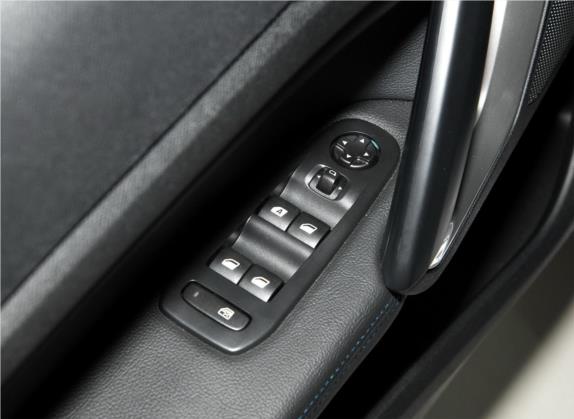 标致308 2018款 1.6L 自动豪华版 车厢座椅   门窗控制