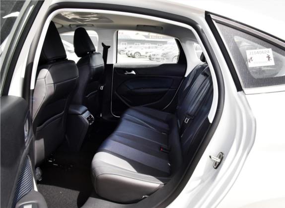 标致308 2018款 350THP 自动尊贵版 车厢座椅   后排空间