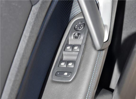 标致308 2018款 350THP 自动尊贵版 车厢座椅   门窗控制