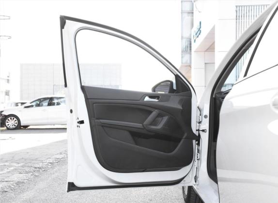标致308 2019款 1.6L 手动时尚版 国V 车厢座椅   前门板