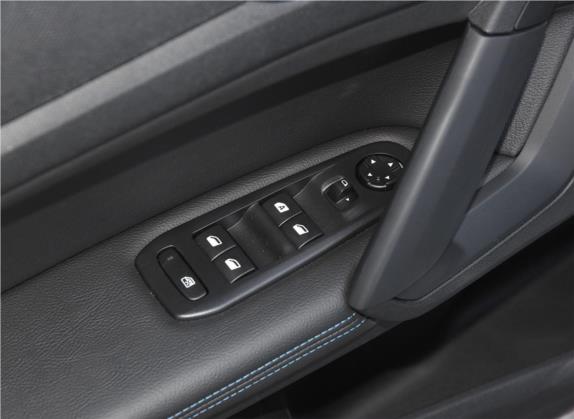 标致308 2019款 1.6L 手动时尚版 国V 车厢座椅   门窗控制
