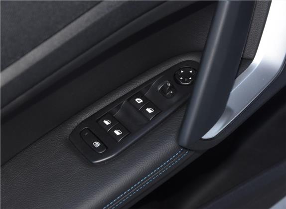 标致308 2019款 1.6L 自动豪华版 国V 车厢座椅   门窗控制