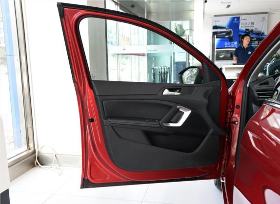 标致308 2019款 230THP 自动豪华版 国VI 车厢座椅   前门板