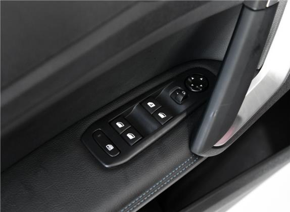 标致308 2019款 230THP 自动豪华版 国VI 车厢座椅   门窗控制