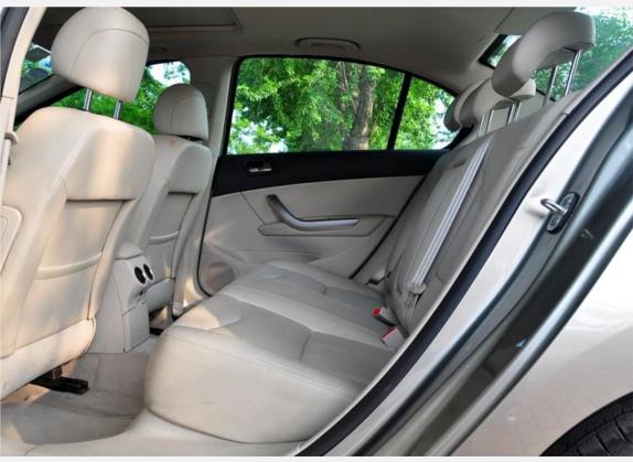 标致408 2010款 2.0L 自动尊贵版 车厢座椅   后排空间