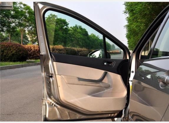标致408 2010款 2.0L 自动尊贵版 车厢座椅   前门板