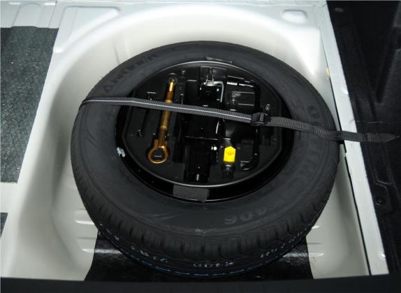 标致408 2011款 1.6L 手动豪华版 其他细节类   备胎
