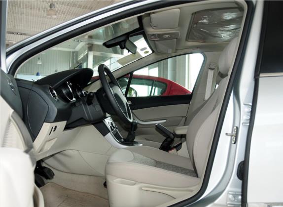 标致408 2011款 1.6L 手动豪华版 车厢座椅   前排空间