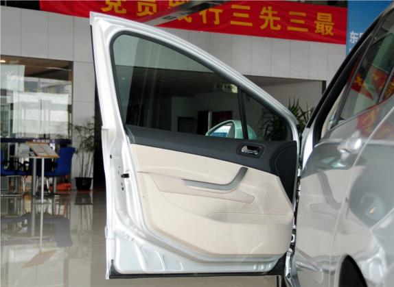 标致408 2011款 1.6L 手动豪华版 车厢座椅   前门板