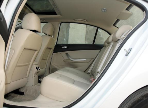 标致408 2013款 2.0L 自动尊贵版 车厢座椅   后排空间