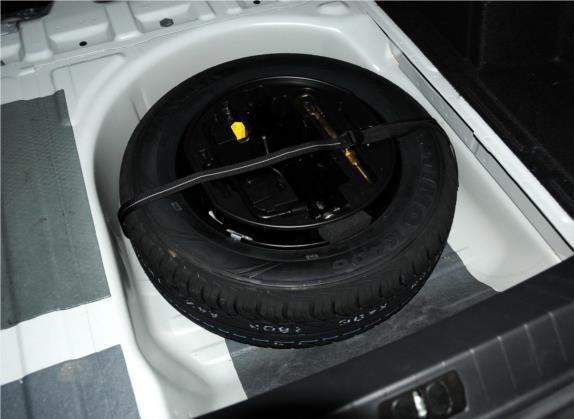 标致408 2013款 1.6L 手动舒适版 其他细节类   备胎