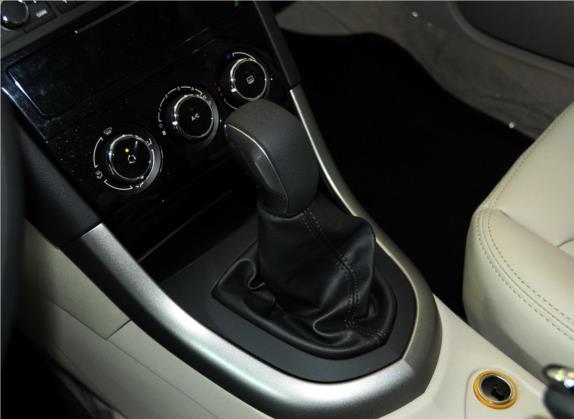 标致408 2013款 1.6L 手动舒适版 中控类   挡把