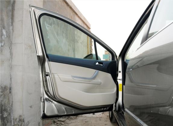 标致408 2013款 2.0L 自动豪华版 车厢座椅   前门板