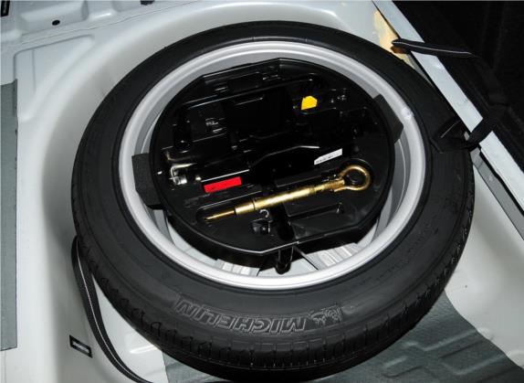 标致408 2013款 2.0L 车载互联豪华版 其他细节类   备胎