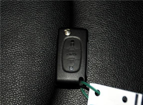标致408 2013款 2.0L 车载互联豪华版 其他细节类   钥匙
