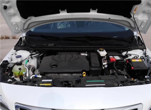标致408 2014款 1.8L 手动领先版 其他细节类   发动机舱