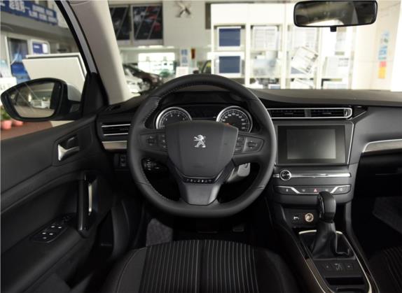 标致408 2015款 1.2T 自动豪华版 中控类   驾驶位