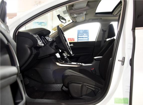 标致408 2015款 1.2T 自动豪华版 车厢座椅   前排空间