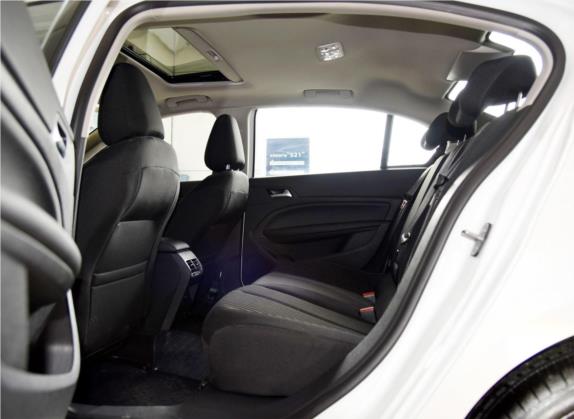 标致408 2015款 1.2T 自动豪华版 车厢座椅   后排空间