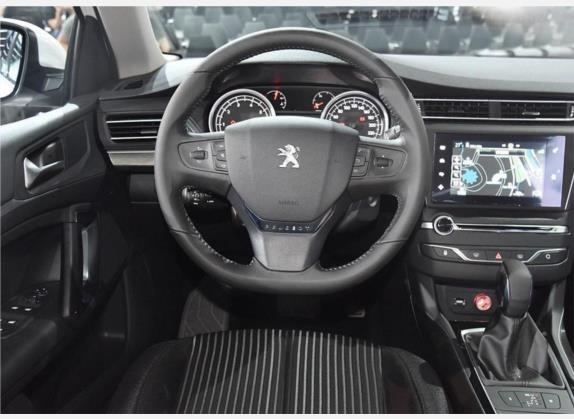 标致408 2015款 1.2T 自动荣耀版 中控类   驾驶位