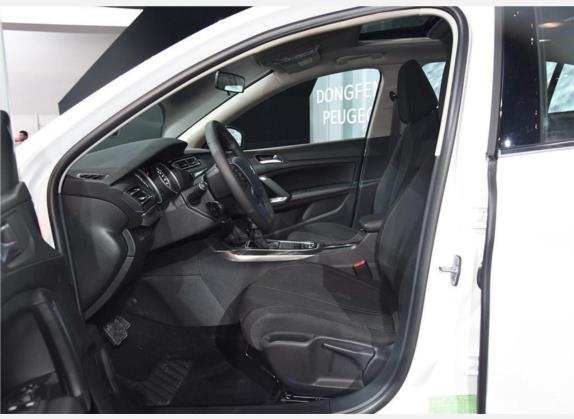 标致408 2015款 1.2T 自动荣耀版 车厢座椅   前排空间