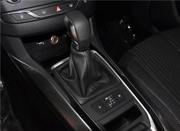 标致408 2016款 1.6T 自动豪华版 中控类   挡把