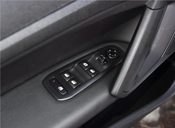 标致408 2019款 230THP 自动领先版 国V 车厢座椅   门窗控制