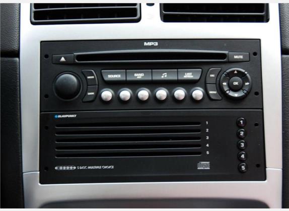 标致307 2008款 两厢 1.6L 手动雅致版 中控类   中控台