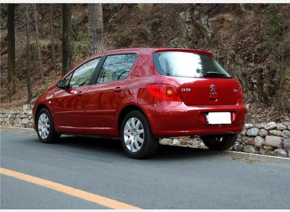 标致307 2008款 两厢 1.6L 手动雅致版 外观   斜后