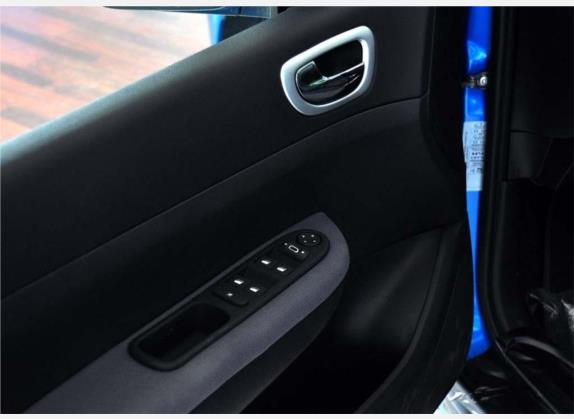 标致307 2009款 两厢 1.6L 自动爱乐版 车厢座椅   门窗控制