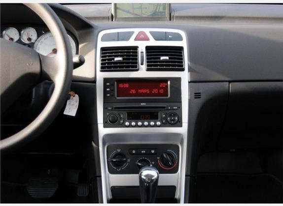 标致307 2010款 两厢 2.0L 自动舒适版 中控类   中控台