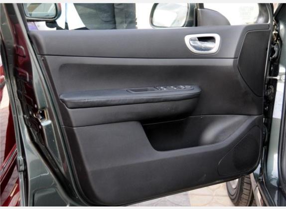 标致307 2010款 两厢 2.0L 自动舒适版 车厢座椅   前门板