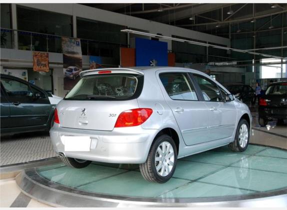 标致307 2010款 两厢 2.0L 自动运动版 外观   斜后