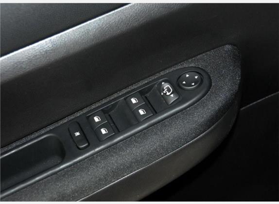 标致307 2010款 三厢 1.6L 手动豪华版 车厢座椅   门窗控制
