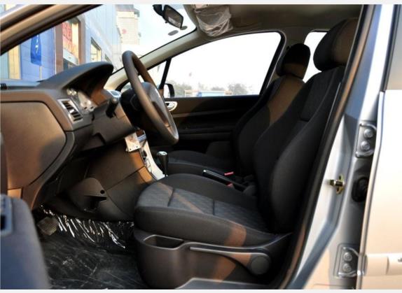 标致307 2010款 三厢 1.6L 自动舒适版 车厢座椅   前排空间