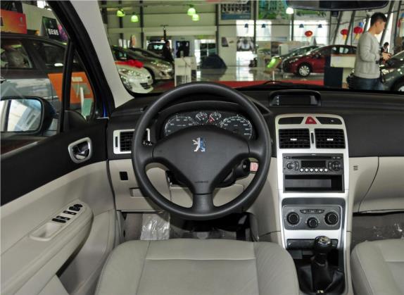 标致307 2012款 两厢 1.6L 手动舒适版 中控类   驾驶位