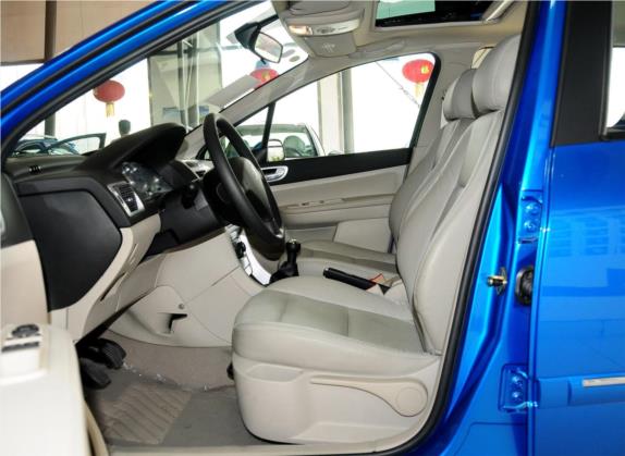 标致307 2012款 两厢 1.6L 手动舒适版 车厢座椅   前排空间