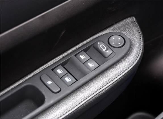 标致307 2012款 两厢 1.6L 自动舒适版 车厢座椅   门窗控制