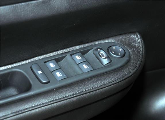 标致307 2012款 1.6L 手动CROSS 车厢座椅   门窗控制