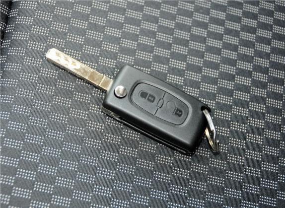 标致307 2012款 1.6L 自动CROSS 其他细节类   钥匙