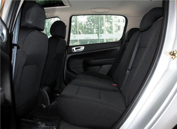 标致307 2013款 两厢 1.6L 手动舒适版 车厢座椅   后排空间