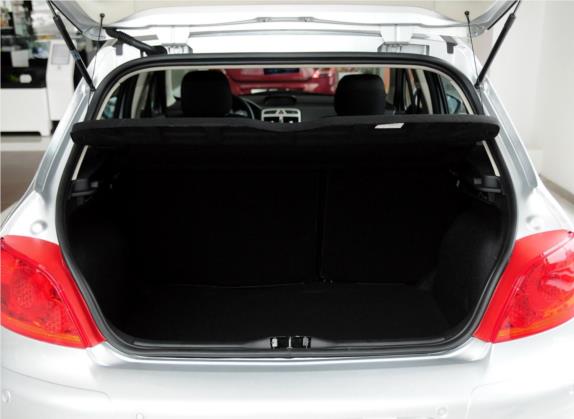 标致307 2013款 两厢 1.6L 自动舒适版 车厢座椅   后备厢