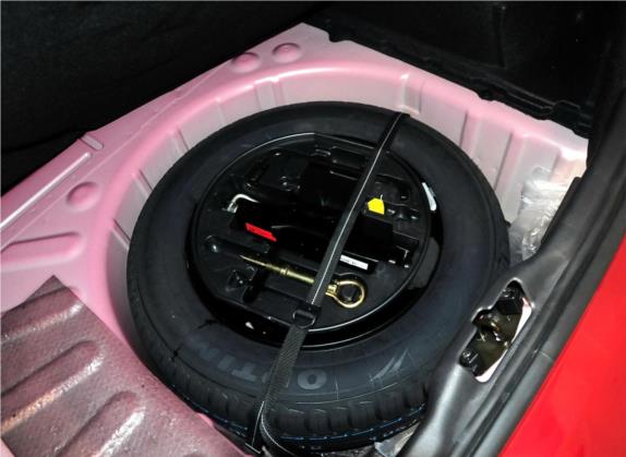 标致307 2013款 1.6L 手动CROSS 其他细节类   备胎