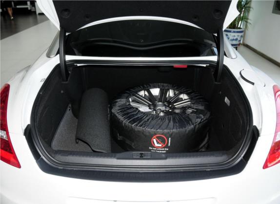 标致RCZ 2014款 1.6T 豪华版深色风格 车厢座椅   后备厢